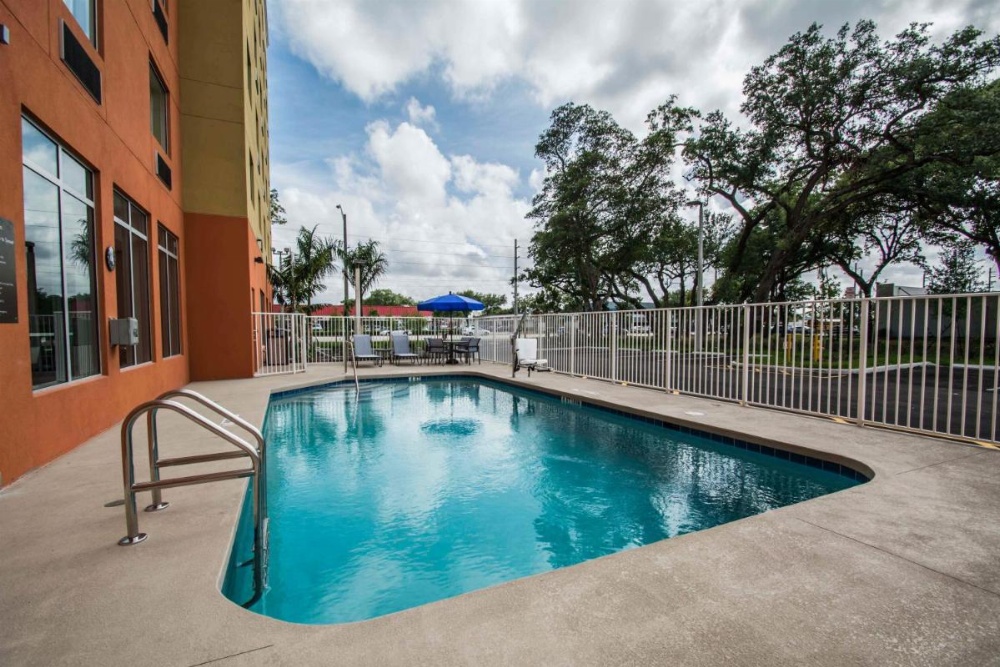 Comfort Suites Fort Lauderdale Airport South & Cruise Port