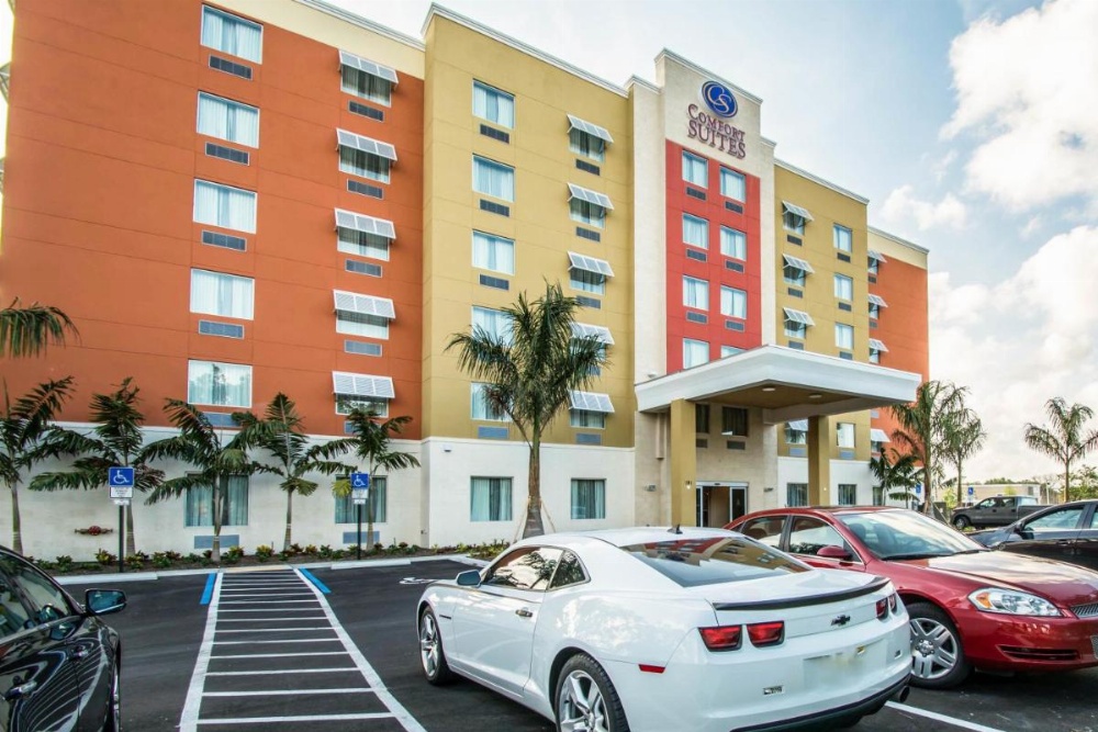 Comfort Suites Fort Lauderdale Airport South & Cruise Port